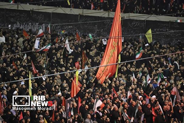 مراسم وداع با رهبر شهید انقلاب در مصلی تهران